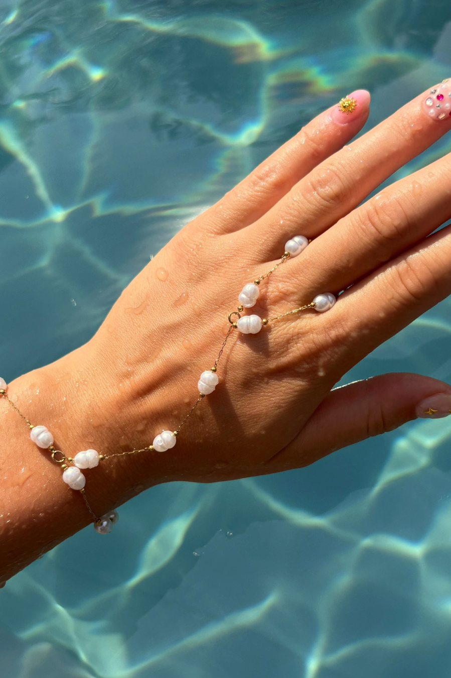 Santorini Pearl Handchain